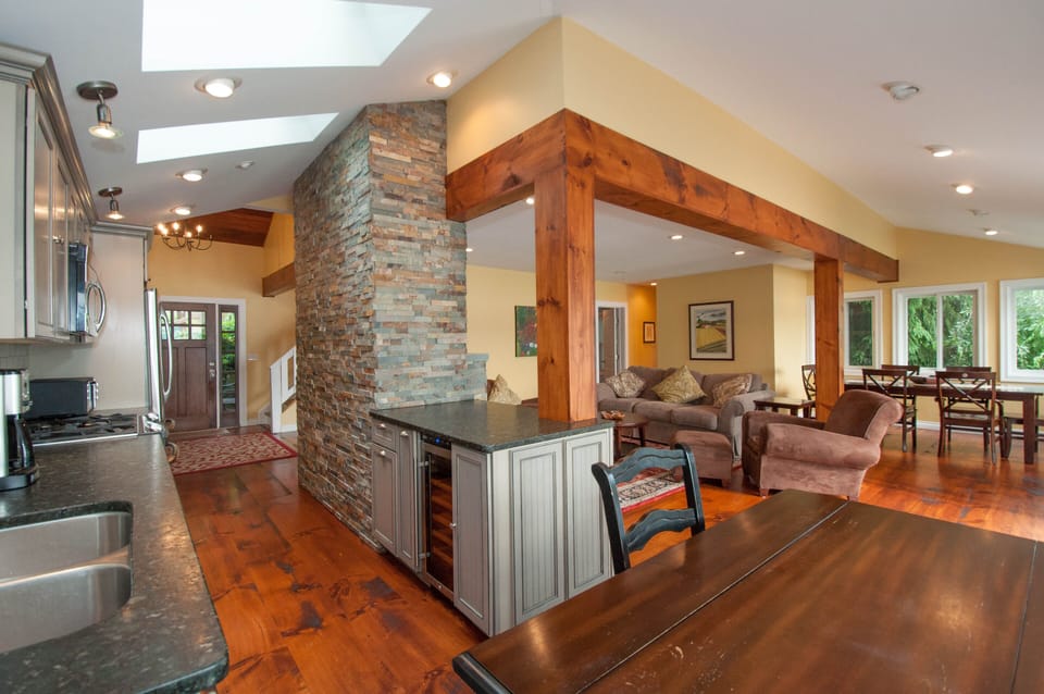 Open floor plan.