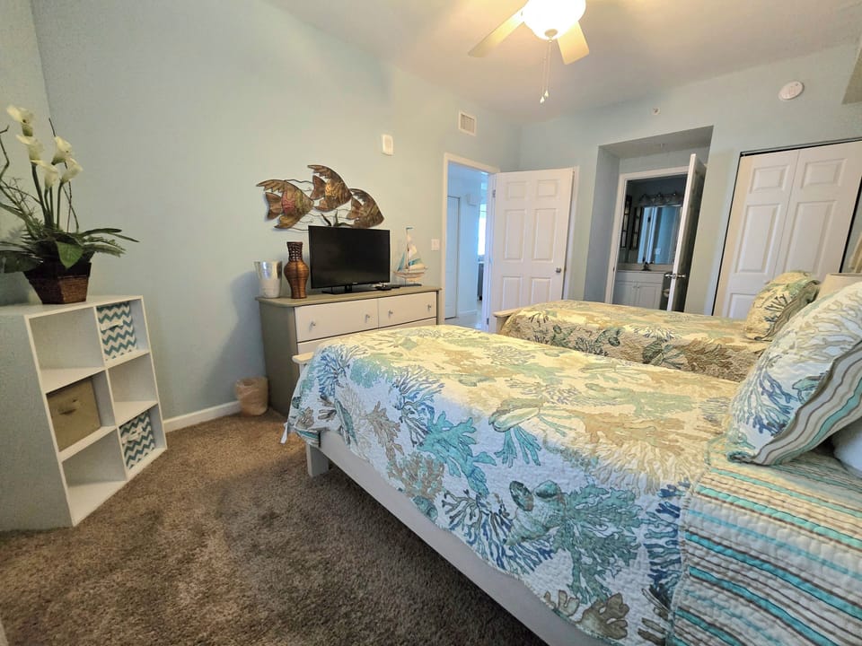 Bedroom 3 with direct access to bathroom