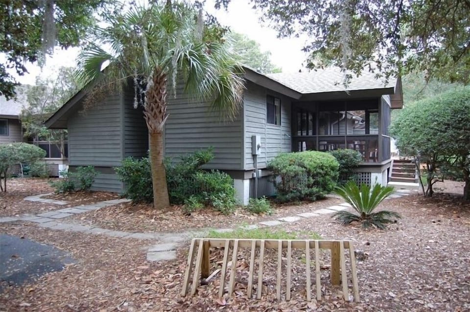Oceanwoods cottage, 150 yards from the beach