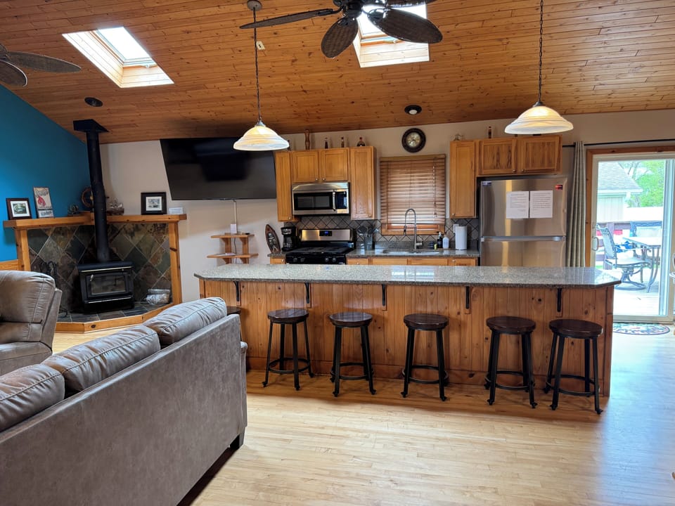 Full kitchen