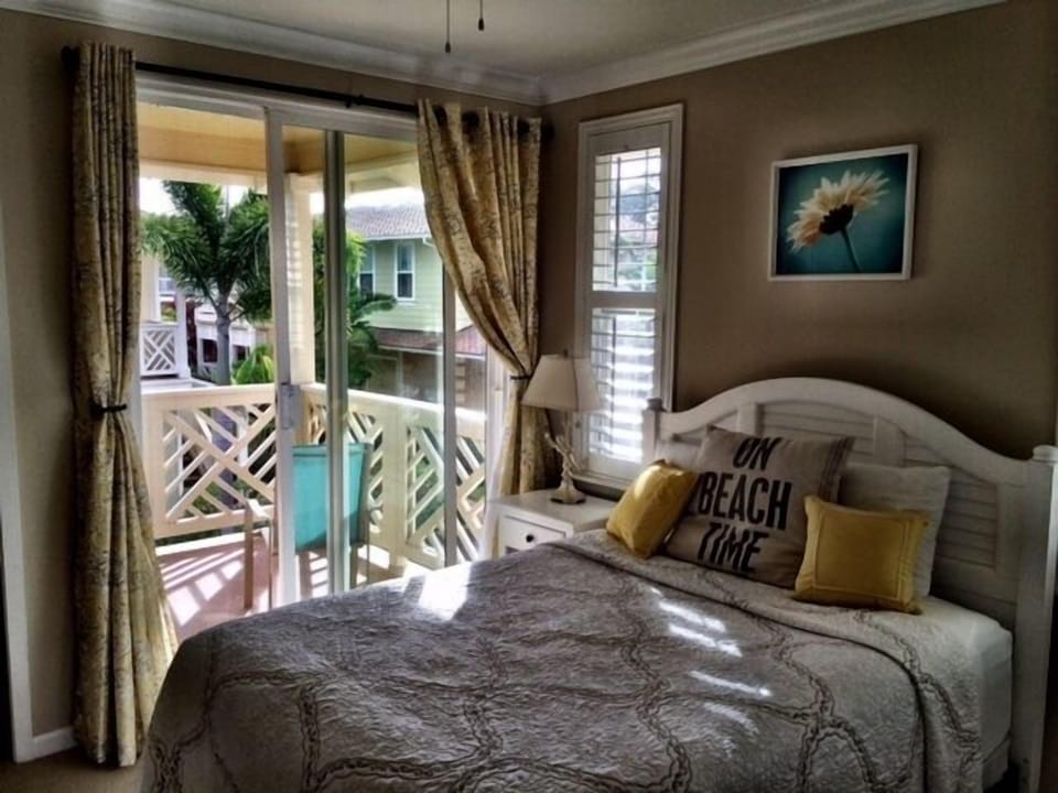 2nd bedroom with it's own lanai.
