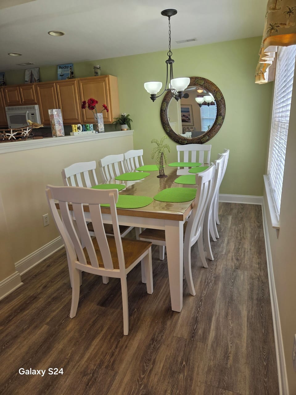 New DR table with 8 chairs