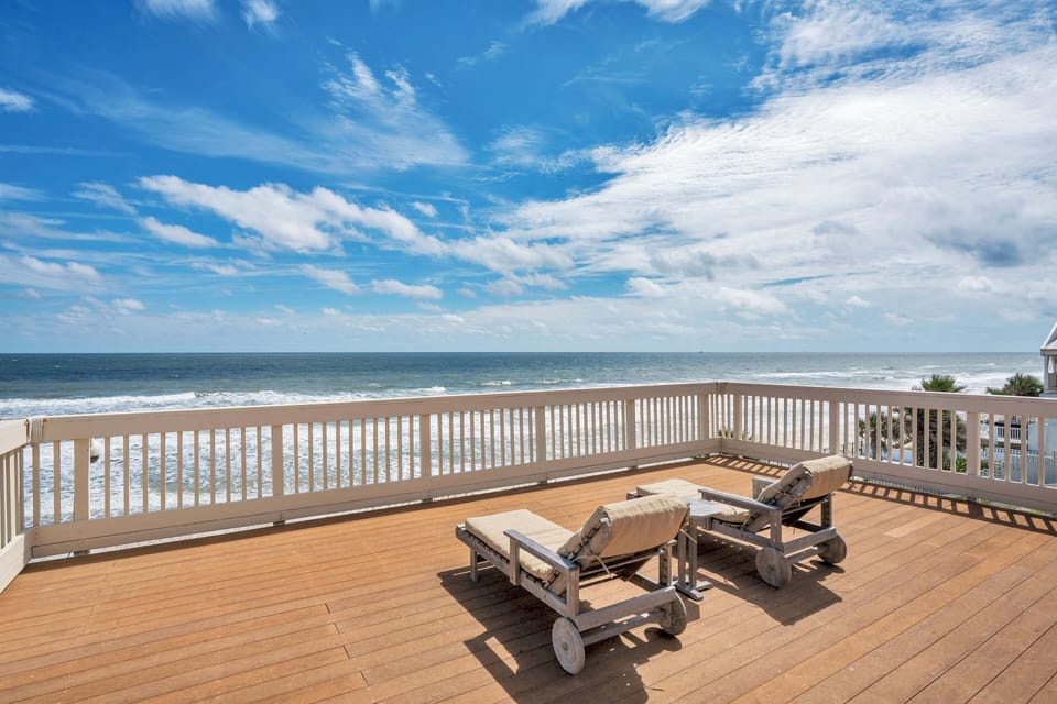 Spectacular ocean views from the upper level deck.  Doesn't get any better!
