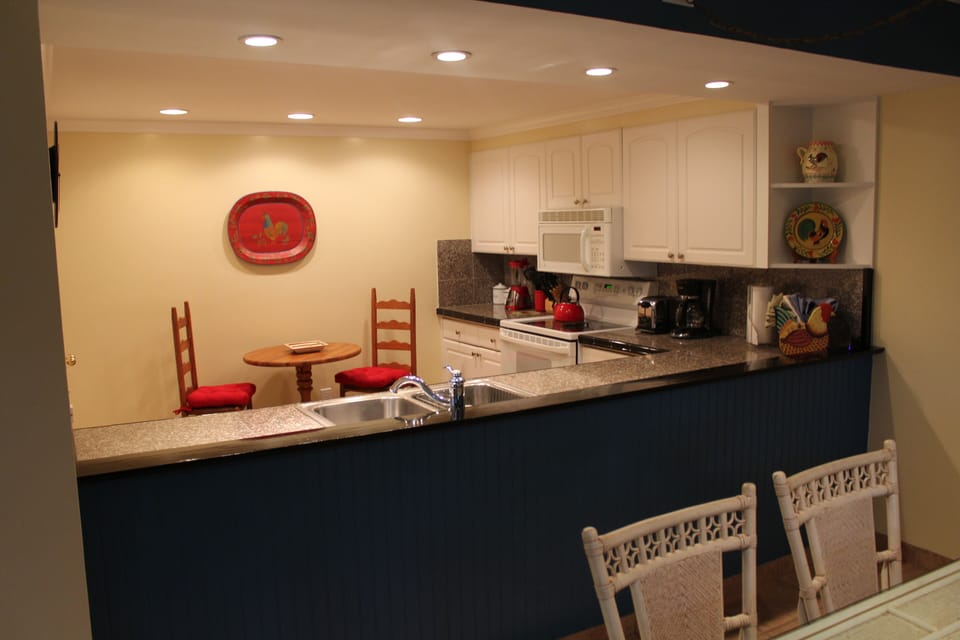 Fully Equipped Granite Topped Kitchen with all Major and Minor  Appliances