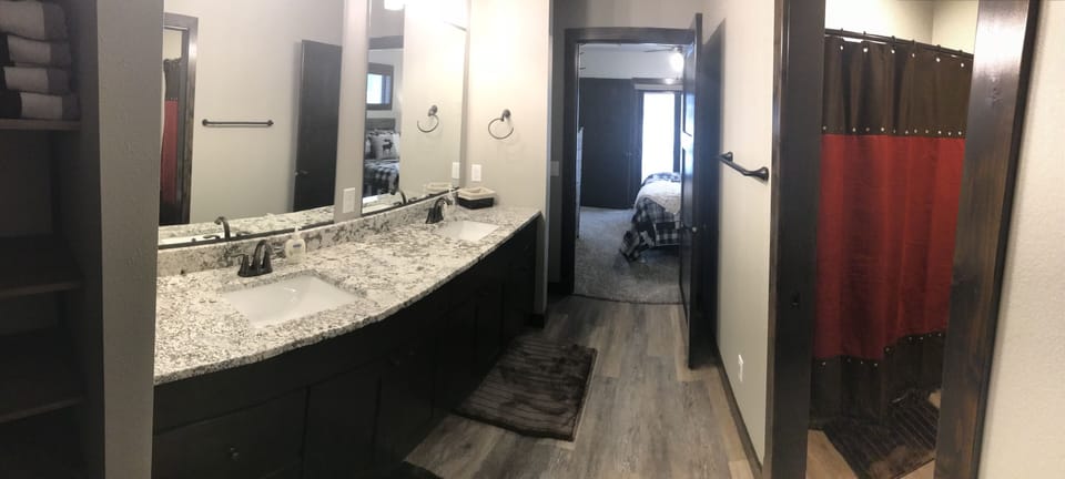 Jack n Jill Bathroom
