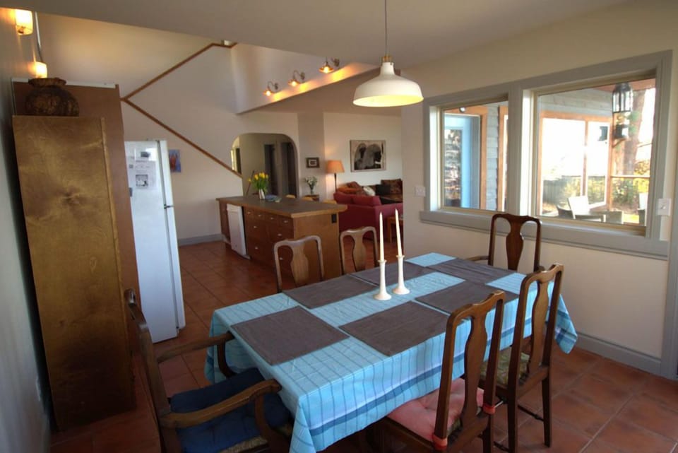 Dining / kitchen