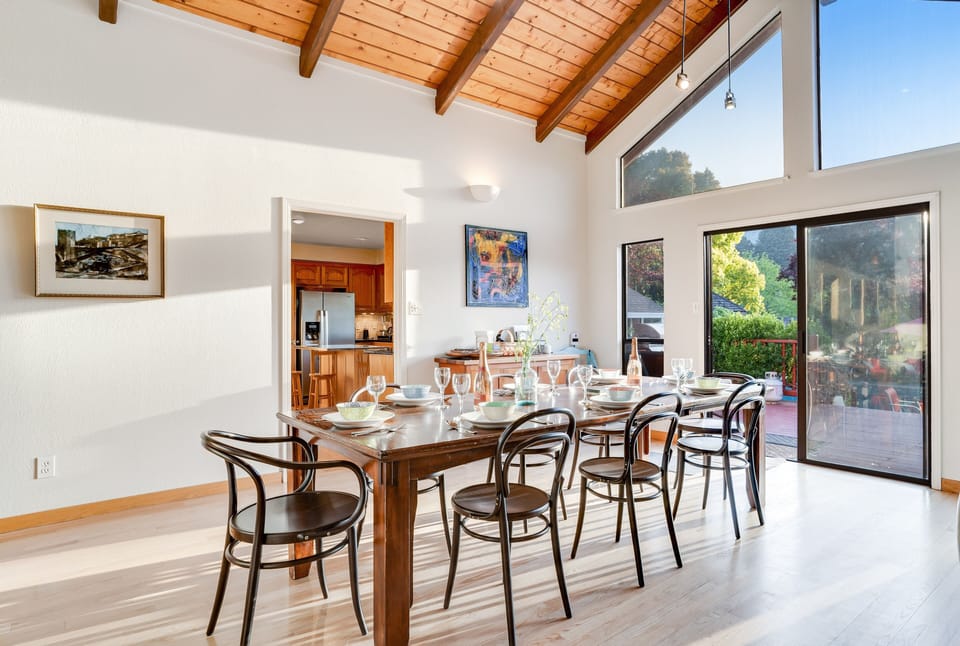 Dining expands to seat 12