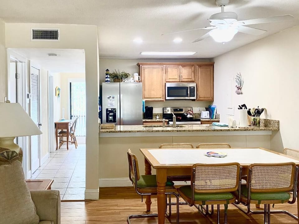 Dining Room & Kitchen