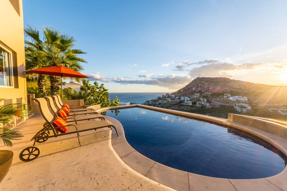 Pool with a view - perfect for whale watching!