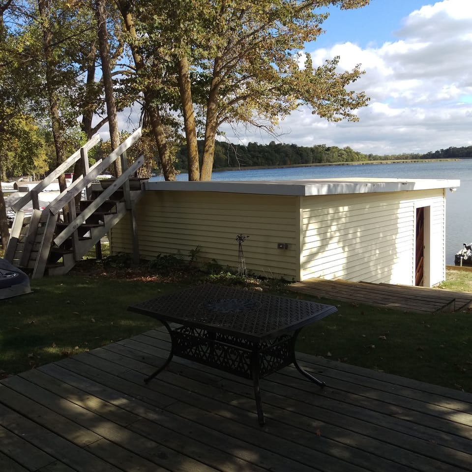 Boathouse 
