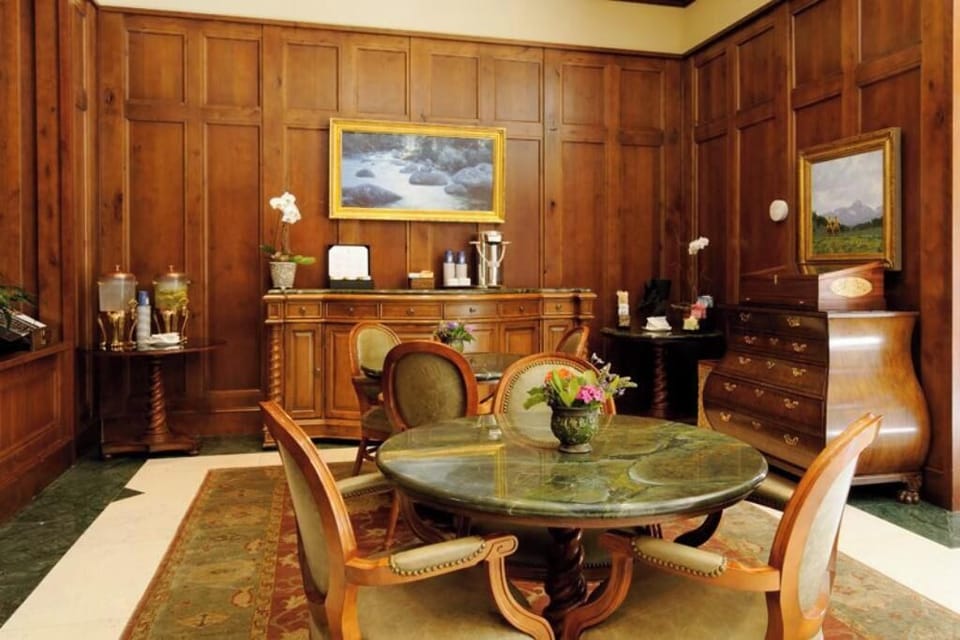 Lobby- Ritz-Carlton Club at Aspen Highlands - 2 Bedroom