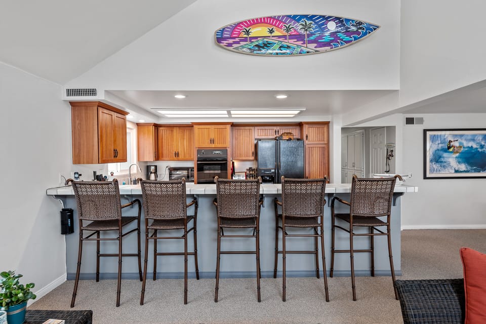 Optional dining & visiting at the kitchen viewing bar.