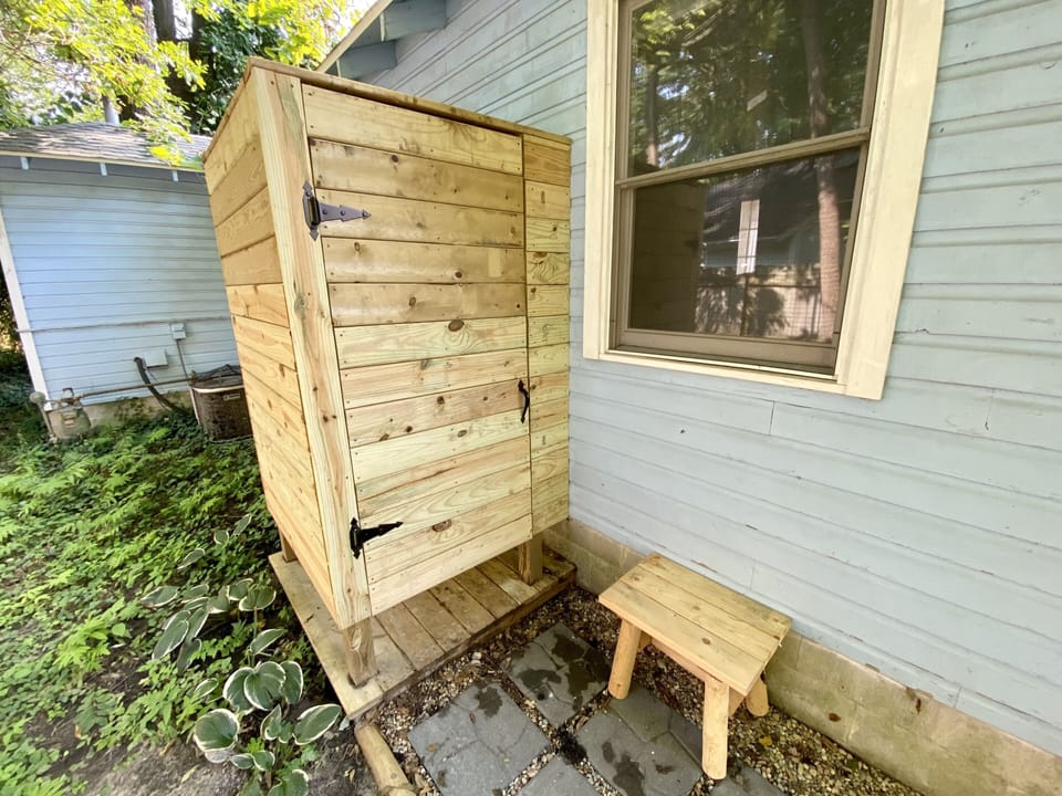 Fully functional outdoor shower. Perfect for rinsing off after the beach. 