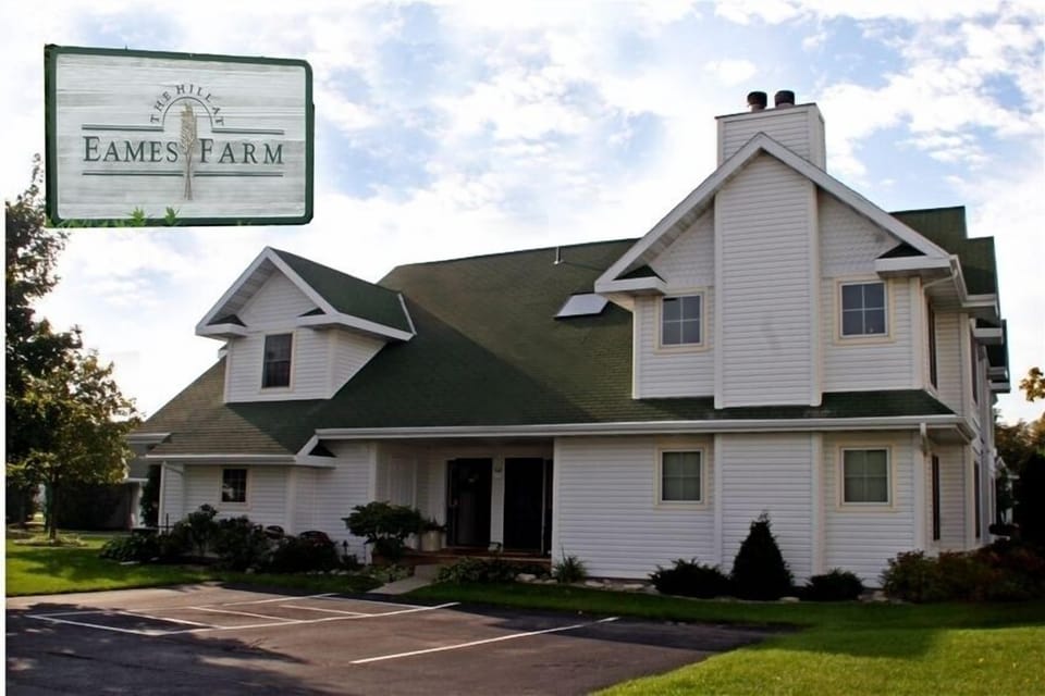 Entire lower level: 2 Bedroom / 2 Bath with 2 parking spaces; 1500 sq ft