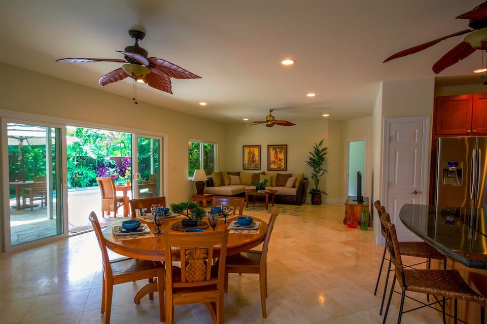 Spacious living and dining area
