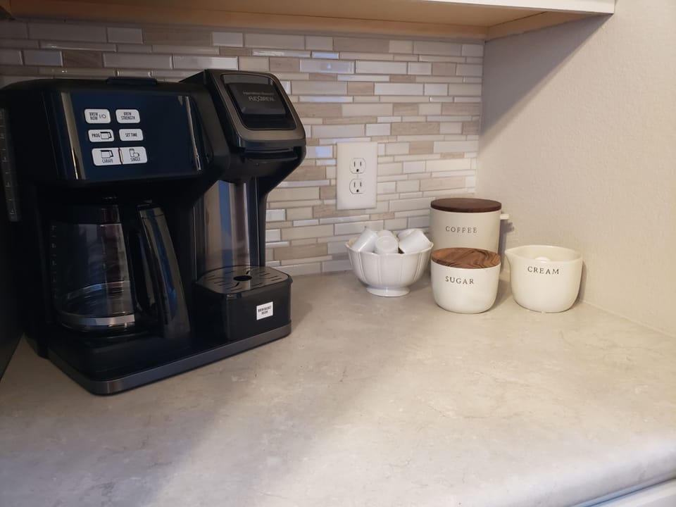 Combo drip/kcup coffee maker