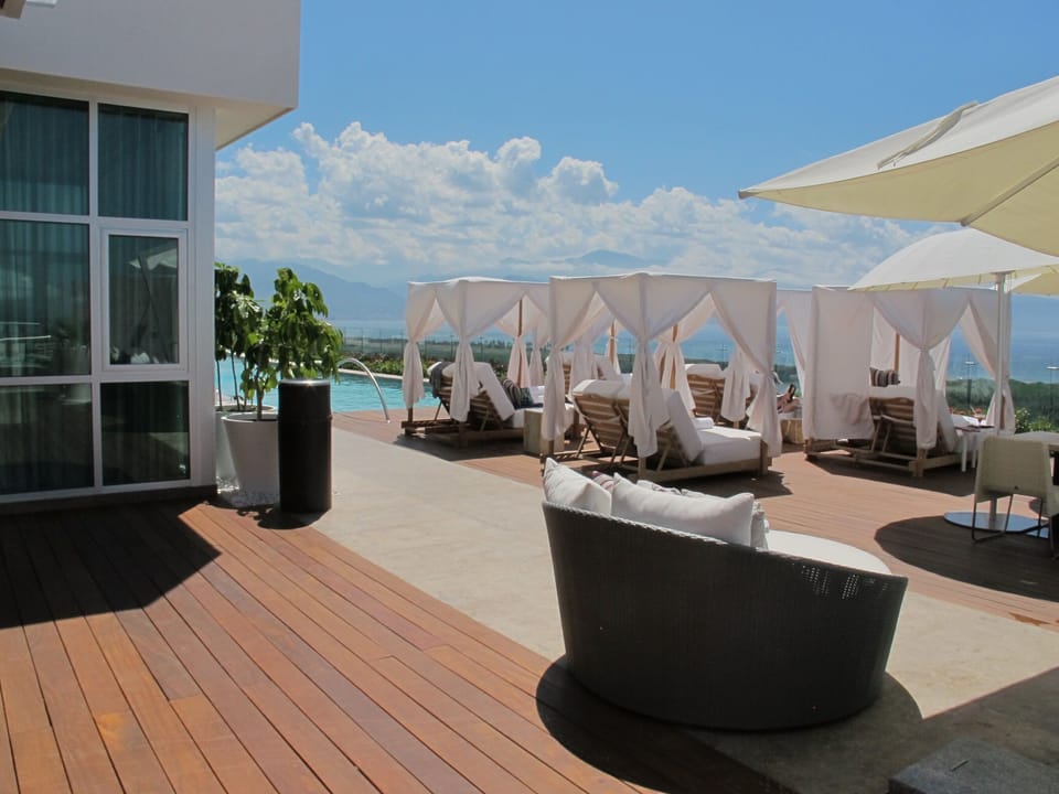 Rooftop pool lounges