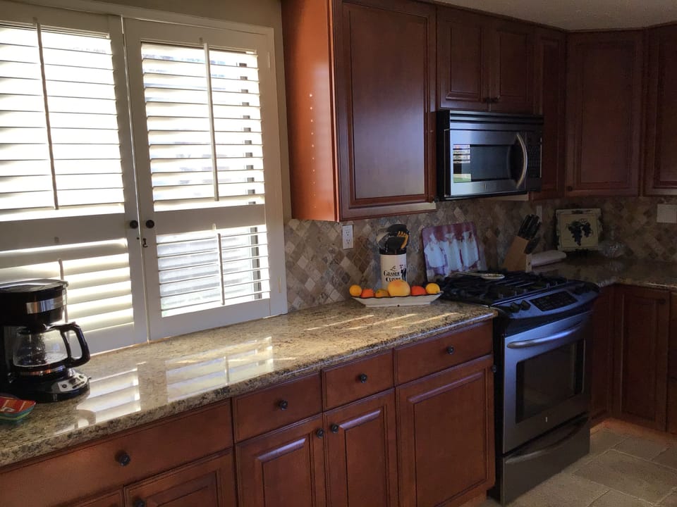 Updated appliances and gas stove 