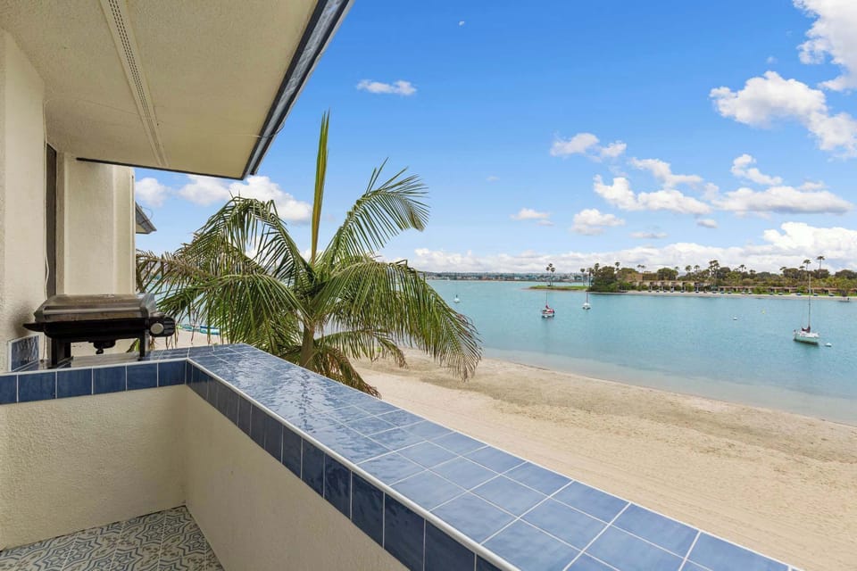 Seaside South Balcony with fabulous Bayviews!