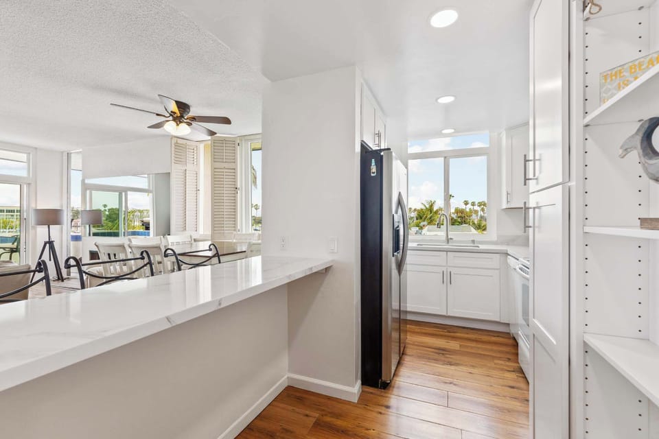 Seaside South Newly Renovated Kitchen with bayviews!