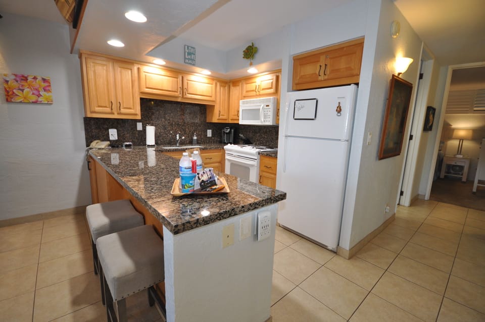 Well stocked kitchen: Keurig, Air fryer, coffee pot, toaster, mixer, blender!