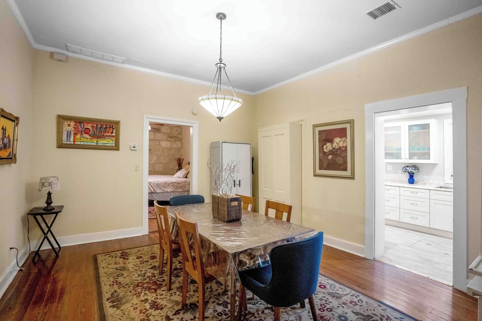 Lovely dining room (seats 6) with easy access to kitchen. 