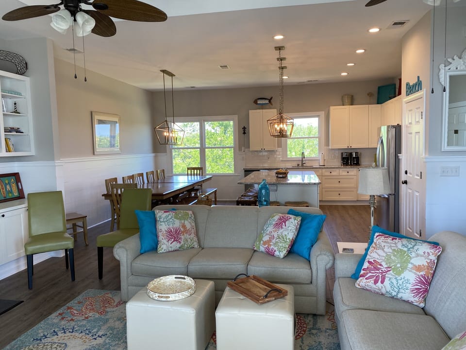 3rd Floor- Family room and kitchen 