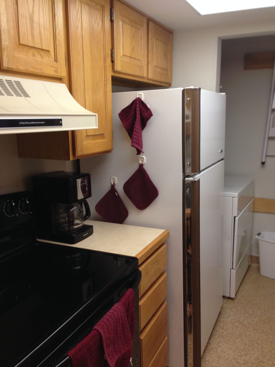 Kitchen showing Laundry Room attached