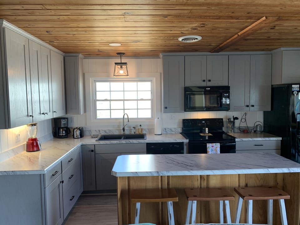Newly renovated kitchen in 2020 with all new appliances