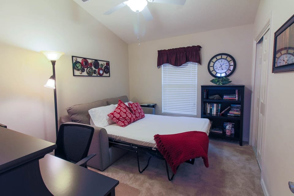 Office/Guest bed 2 w/ pullout