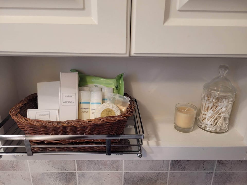 Bathroom stocked with shampoo, conditioner, bubble bath, face wipes and more!