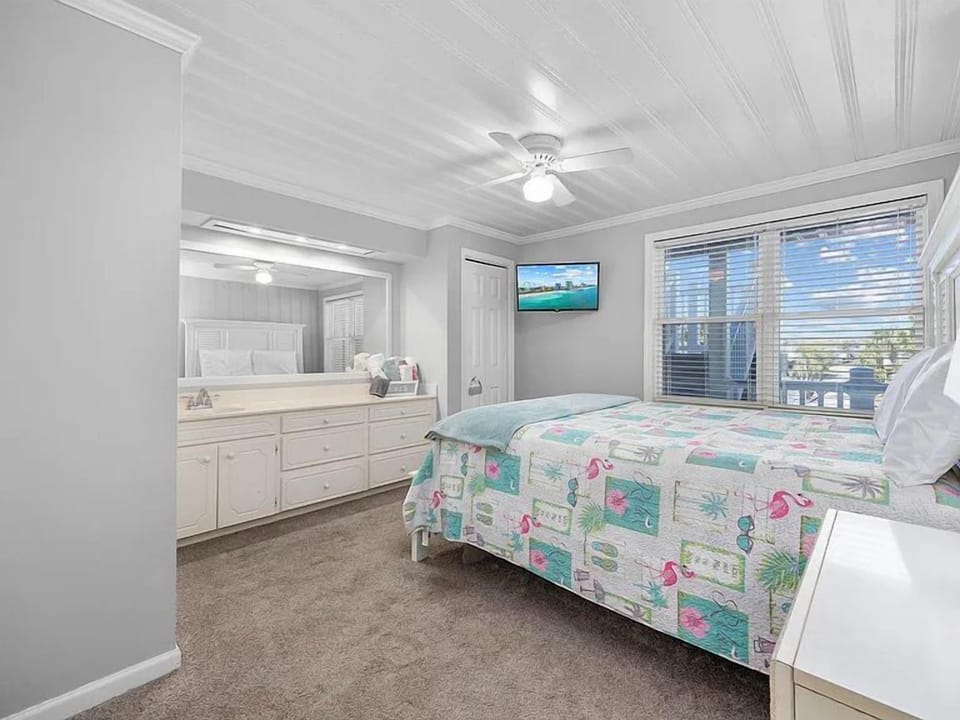 Bedroom 2 with own sink