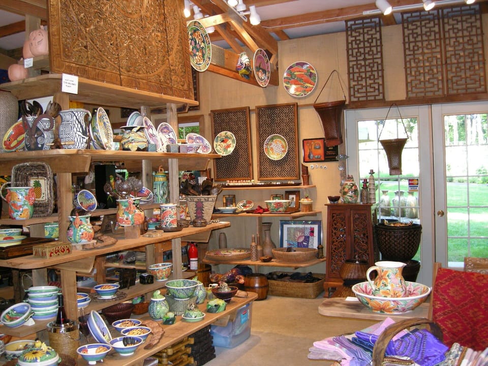 Painted Bird Gallery - Pottery and Asian artifacts.