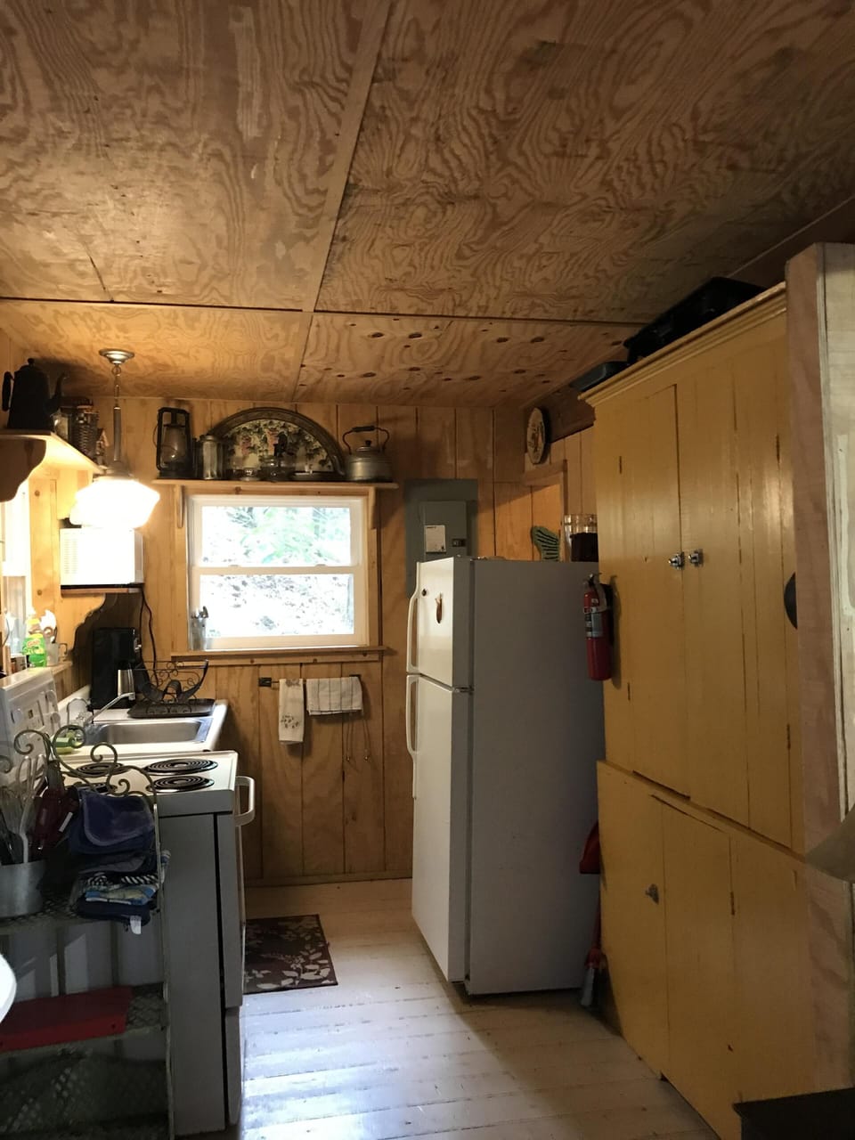 Kitchen area looking to the right from the common area