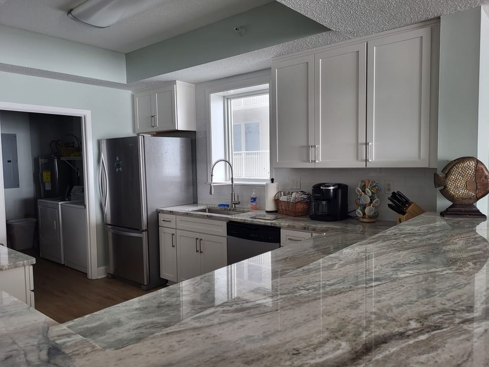 Kitchen and Bar area