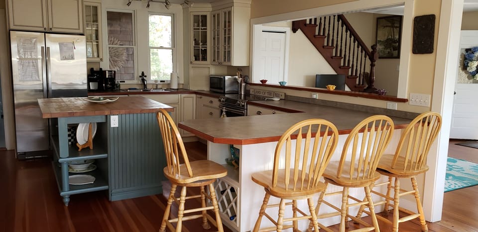 Hang out in kitchen, or chill in family room.
