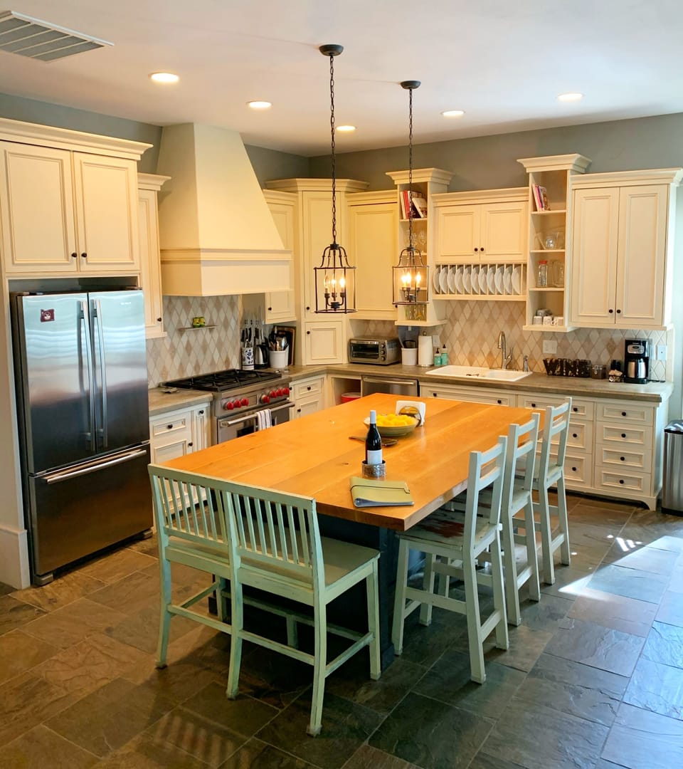 Gourmet Kitchen with Large Island that Seats 5 People