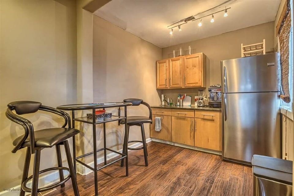 Wet Bar 1st Floor