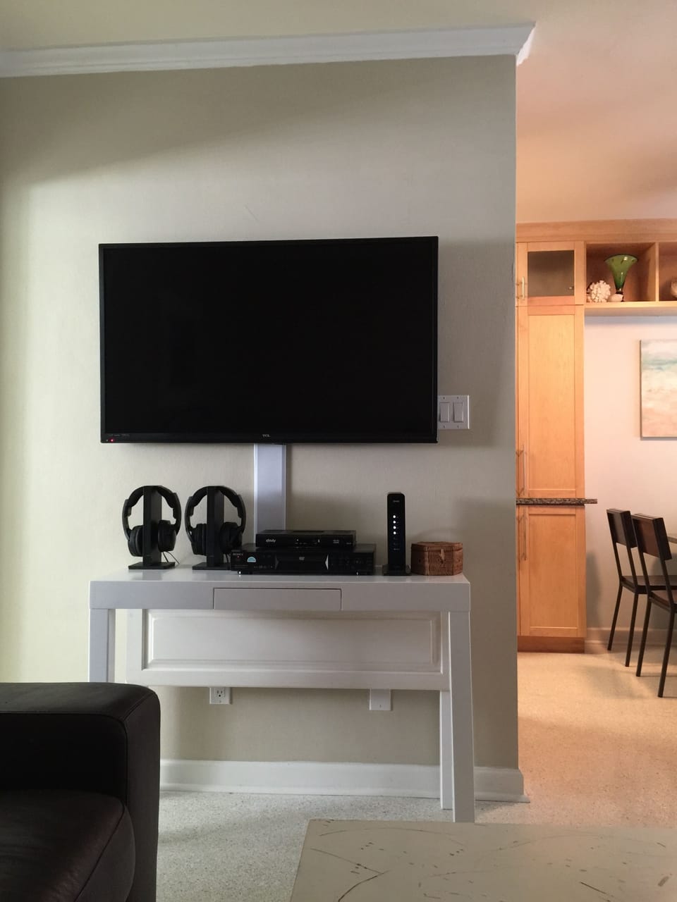 49" HDTV with 2 sets of wireless headphones, wireless internet, & dvd player
