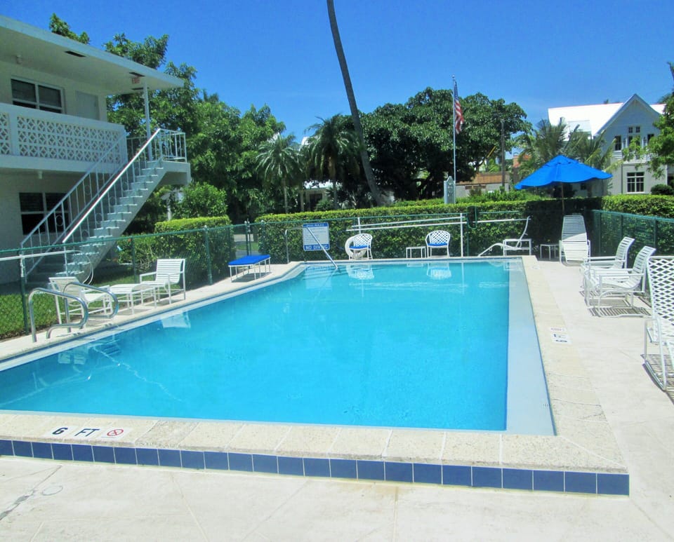 Private Essex House pool with outside shower, local mailbox service, barbeque
