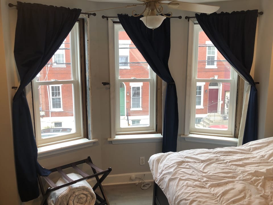 Windows during Ashish's stay, evidence of his false review.  Fully repaired now.