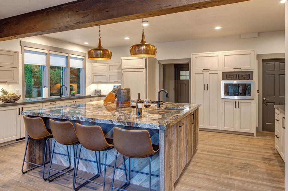 Large Center Kitchen Island - Great for Entertaining