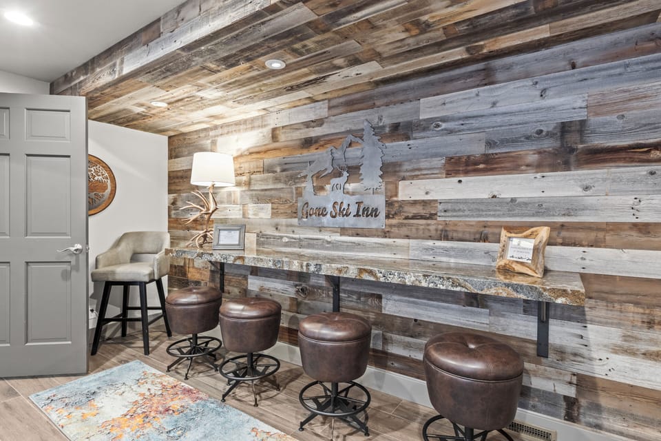 Lower Level Entertainment Room