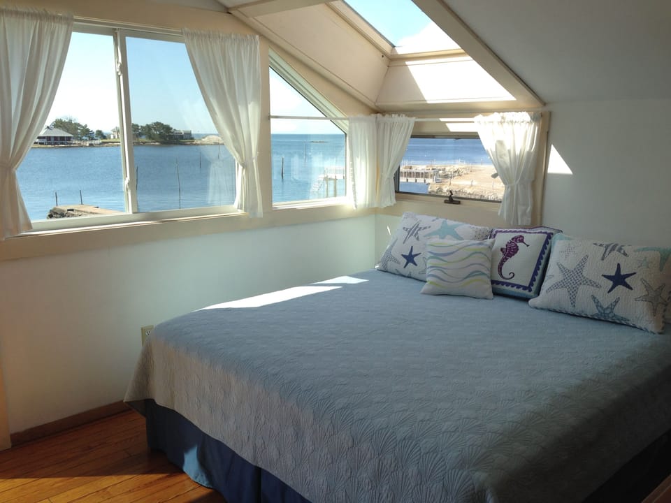 master bedroom, king bed.