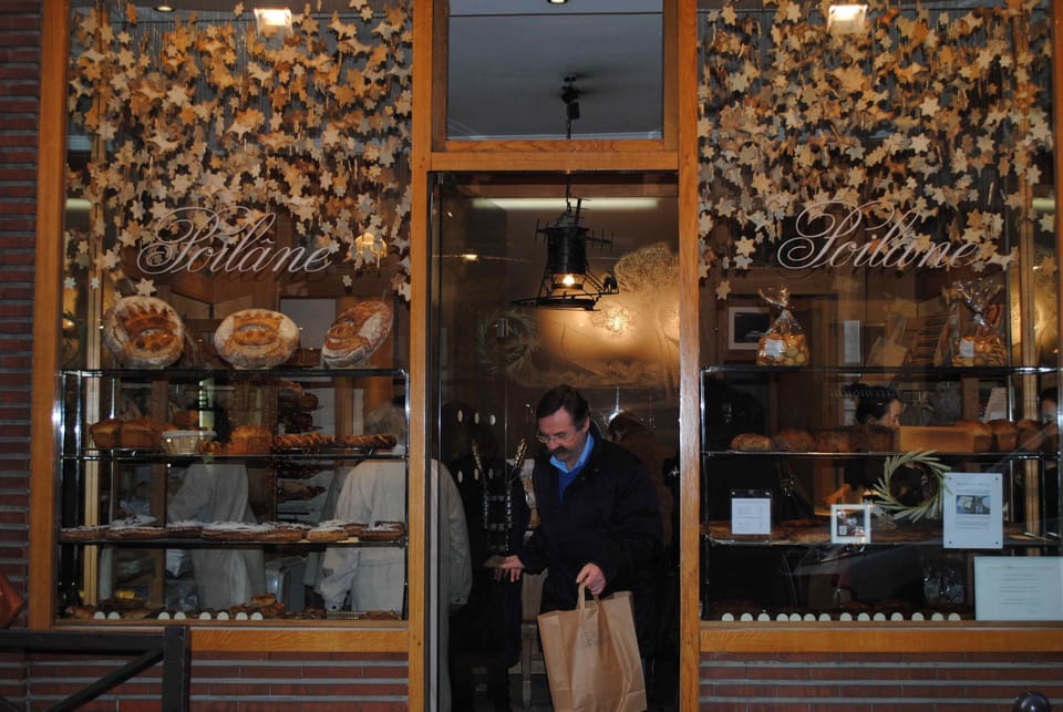 The world famous Poilaine bakery is 4 blocks away.