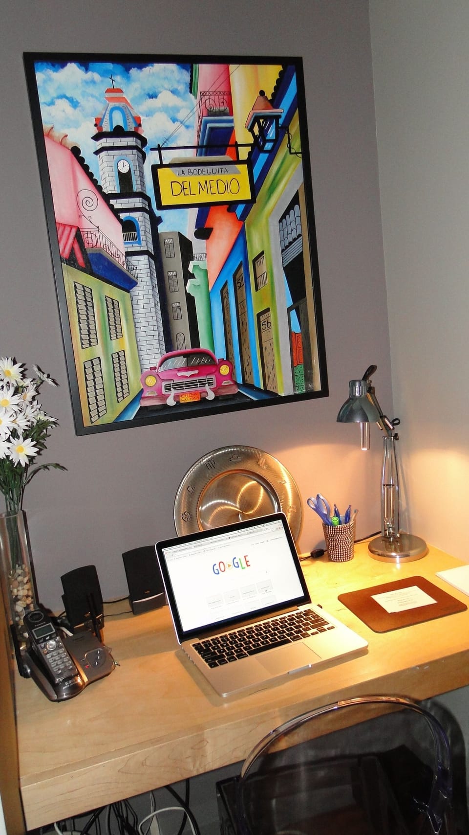 Computer Work Station with free Wifi