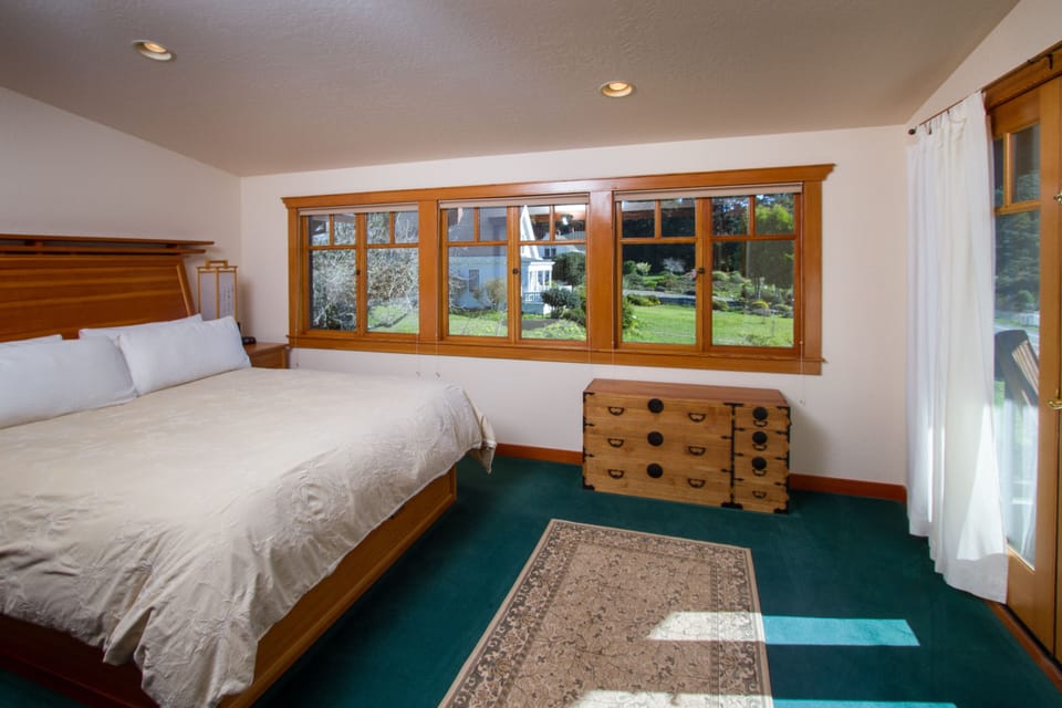 Bedroom with King size bed
