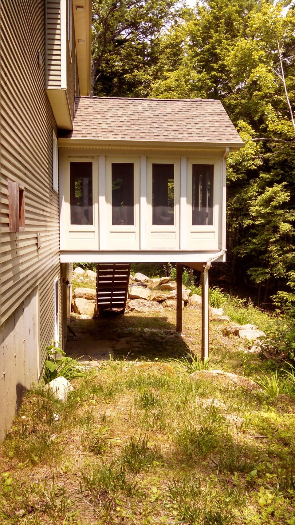 outside view of screened porch