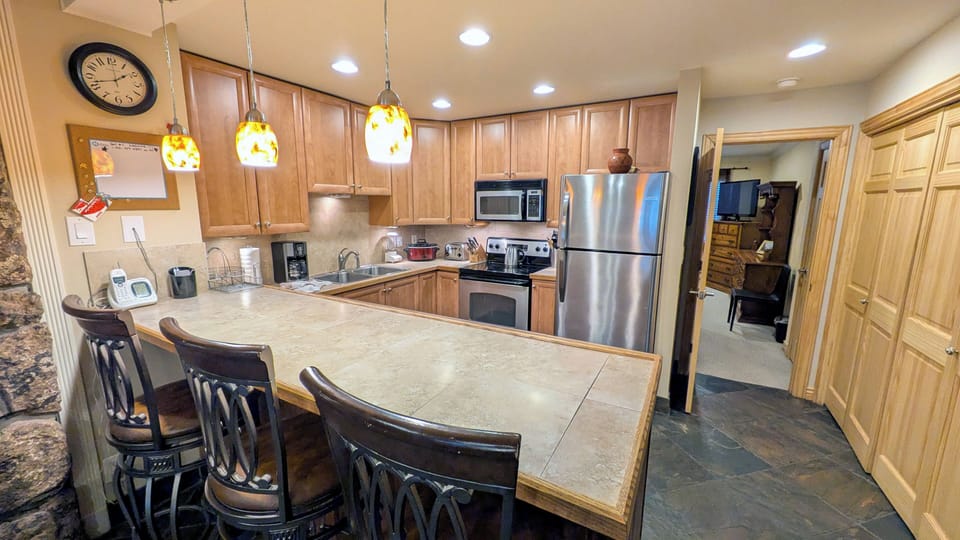 Beaver Creek West Condo #11 kitchen with breakfast bar