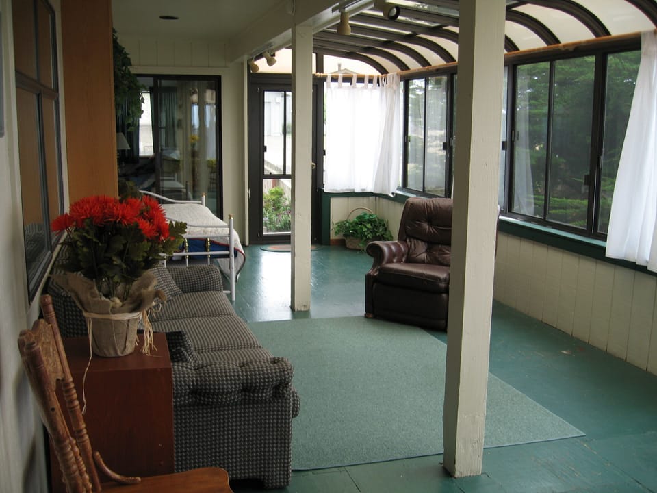 Atrium with views of the ocean